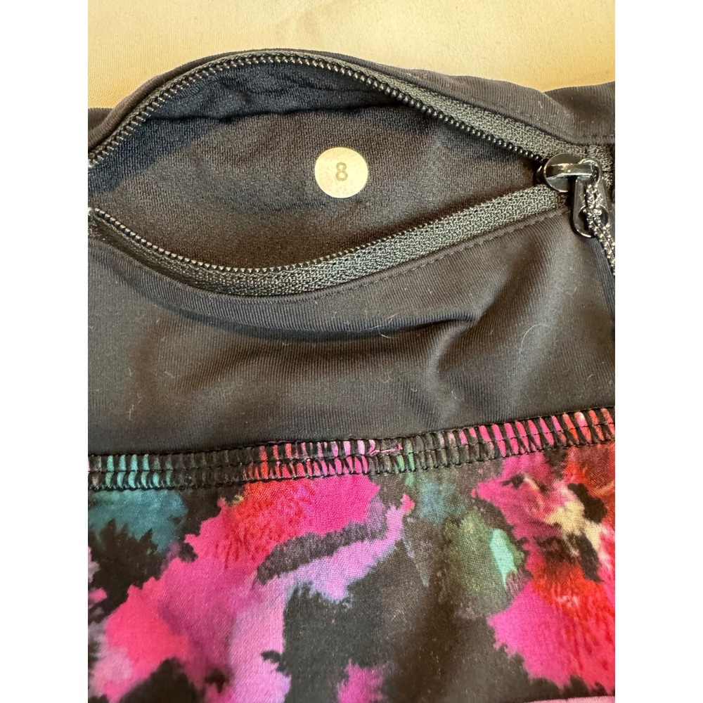 Lululemon Speed Up Short 2.5 Floral Watercolor Pink Purple Black Size 8 - Picture 5 of 5
